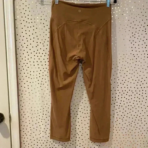 Lululemon Get Centred High Rise Crop - Picture 7 of 8